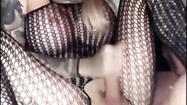 why do I suddenly love trannys? - 10 image