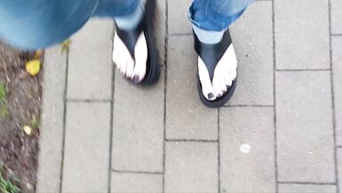 public crossdressing - showing sexy feet - 4 image