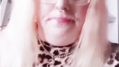 Ts whore Stefanie smoking a 120mm cigarette - 14 image