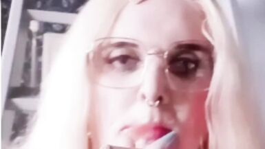 Ts whore Stefanie smoking a 120mm cigarette - 3 image