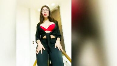 MY BOYFRIEND ASKED ME TO DO HIM A SENSUAL DANCE AND I PUT ON SENSUAL CLOTHES THAT FIT MY BIG ASS