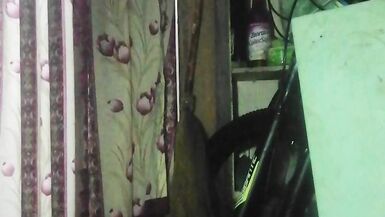 Naara nag jakol napud ang reyna og nag inusara nalang sa loob