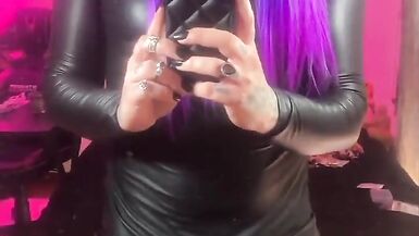 Emma Ink Wearing a Dress Without Panties and Showing Her Big Dick - 3 image