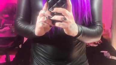 Emma Ink Wearing a Dress Without Panties and Showing Her Big Dick