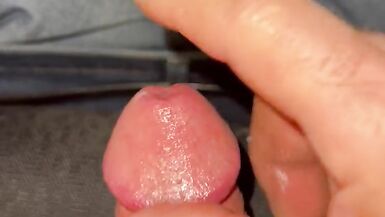 Tiny cock cums in pants - 4 image