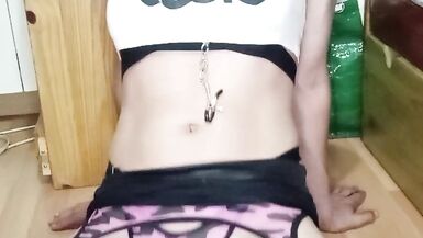 Crossdresser riding dildo xxl