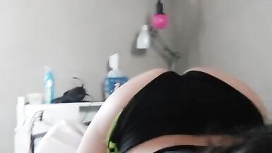 Latina Tranny teasingly shakes booty~ - 8 image