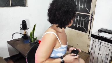 Sofie Lollipop lost in the video game to Carmona and had to suck his dick until he came in her mouth - 2 image