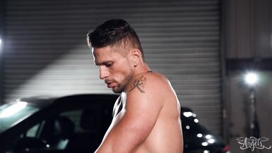 Roman Forgets All About His Car When He Faces Stunning Blonde Mechanic Domino Presley - TRANS ANGELS - 10 image