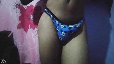 Cdzinha putinha rabuda rebolando de calcinha - 14 image