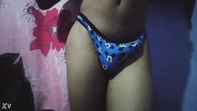 Cdzinha putinha rabuda rebolando de calcinha - 15 image