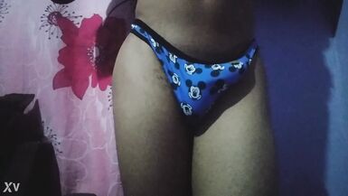 Cdzinha putinha rabuda rebolando de calcinha - 6 image