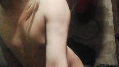 Jakol naman ang ginagawa ni reyna kasi wala ng ibang gagawin sa bahay - 15 image