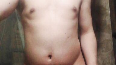 Jakol naman ang ginagawa ni reyna kasi wala ng ibang gagawin sa bahay - 2 image