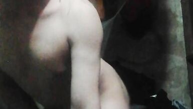 Jakol naman ang ginagawa ni reyna kasi wala ng ibang gagawin sa bahay - 4 image