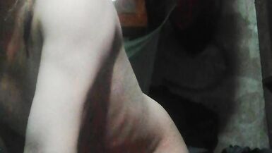 Jakol naman ang ginagawa ni reyna kasi wala ng ibang gagawin sa bahay - 9 image