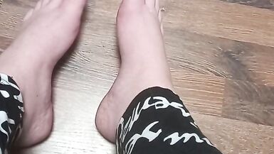 Gorgeous legs and toes - 11 image