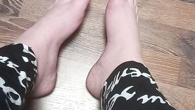 Gorgeous legs and toes - 12 image