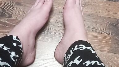 Gorgeous legs and toes - 15 image