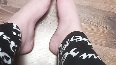 Gorgeous legs and toes - 7 image