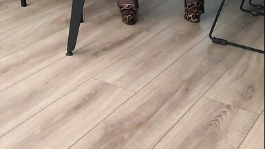 My inexperienced secretary is working - 4 image