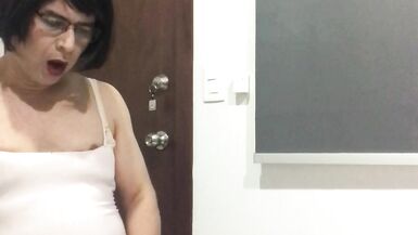 EmmaNataly Cute Shemale Cumming. - 6 image