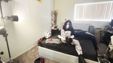 cutie teen femboy cums with anal plug vibrator on her bed :3 - 3 image