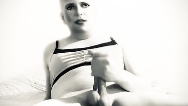 Swiss Amateur Shemale like to ride that huge dildo with her virgin ass