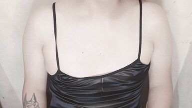 ASIAN SHEMALE LEITAOXIV CAN'T HANDLE HER OWN COCK - 6 image