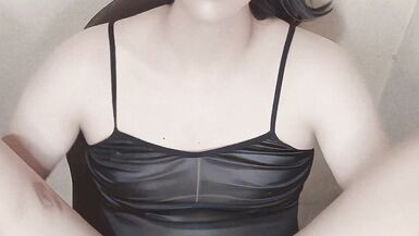 ASIAN SHEMALE LEITAOXIV CAN'T HANDLE HER OWN COCK