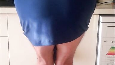 my horny stepmom is washing the dishes - 5 image