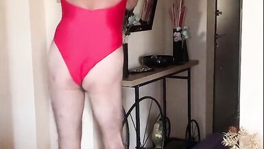 My stepaunt shows her hairy pussy on the beach - 6 image