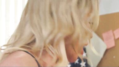 Marissa Minx trans fucks guy - 3 image