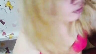 The Queen Wants A Big Cock In Her Room - 4 image