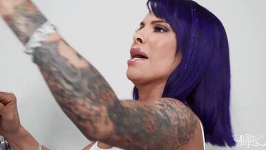 After Taking A Shower Foxxy Does Her Laundry Not Knowing Her Sister's Husband Lance Hart Is Watching Her - TRANS ANGELS - 2 image