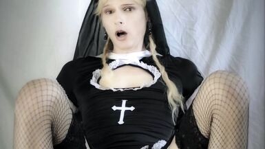 Tranny Nun Cums on Sex Machine - 4 image