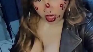 Give me a little tug before I go out to the party - 1 image