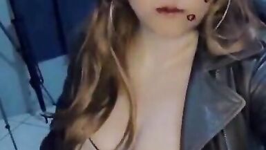 Give me a little tug before I go out to the party - 15 image