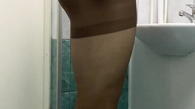 Toilet camera filmed a crossdresser in tights - 7 image