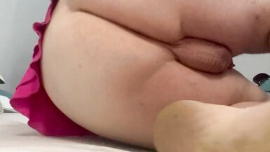 I'm alone in the hotel and I put two huge cucumbers in my pussy and cum wearing a mini dress, I've anointed my wh - 5 image