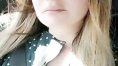 Blonde gurl flash . Who is she ??? - 2 image