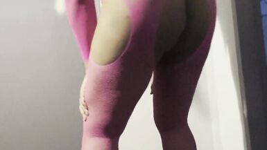 Thick Latina CD Twerks Her Fat Ass Raw in a Dirty Motel Room - 6 image