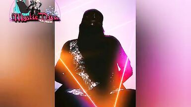 Hot Niqabi Crossdresser: Unleashing Desire and Bold Fashion" - 10 image