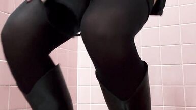 Mitsuha who was secretly photographed while using the toilet - 1 image