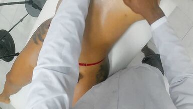 Massage session with cum to the trans - 11 image