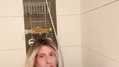 Chelsea spills milkshake and rides dildo in shower - 11 image