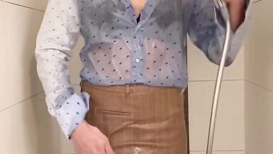 Chelsea spills milkshake and rides dildo in shower - 6 image