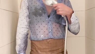 Chelsea spills milkshake and rides dildo in shower - 8 image