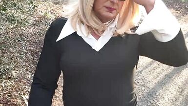 Sexy Crossdresser kellycd2022 walk down the lane - 4 image