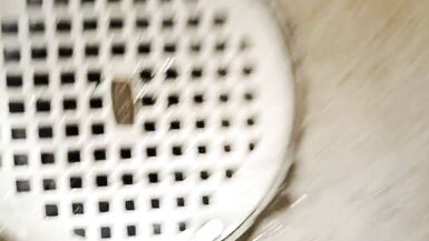 Berrybutt Pissing Again